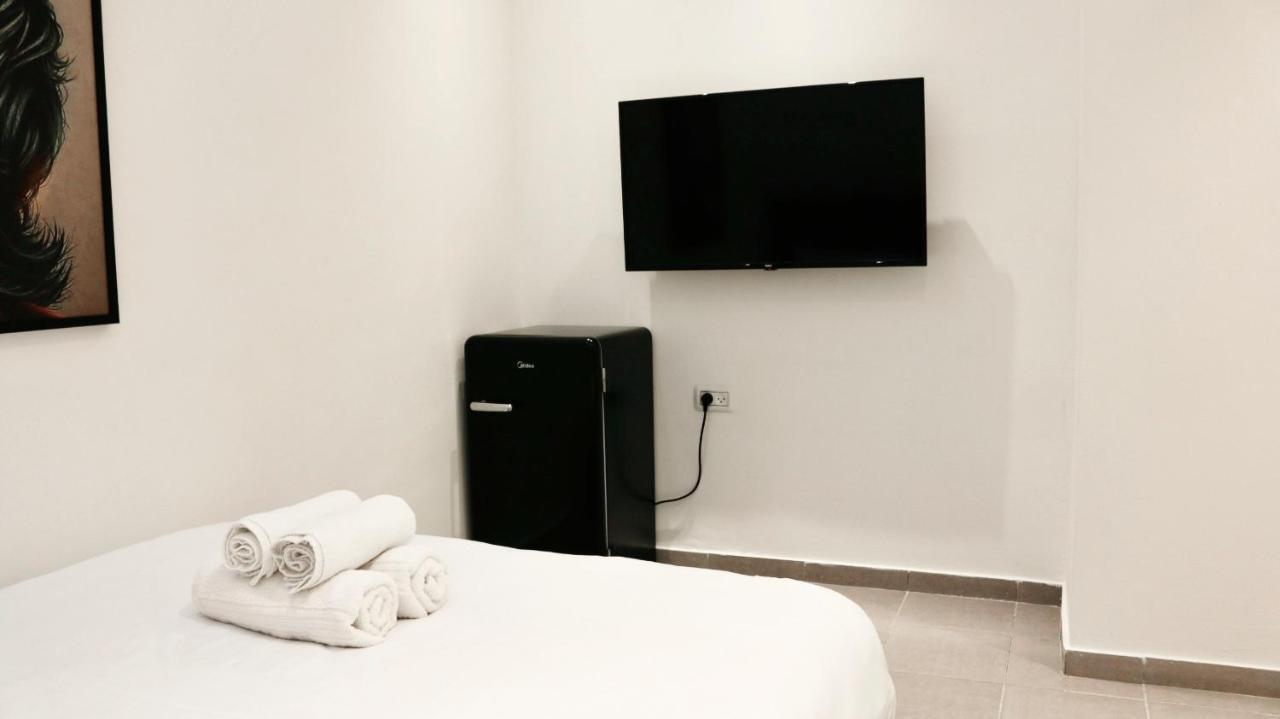 Underground Hotel Tel Aviv Buitenkant foto