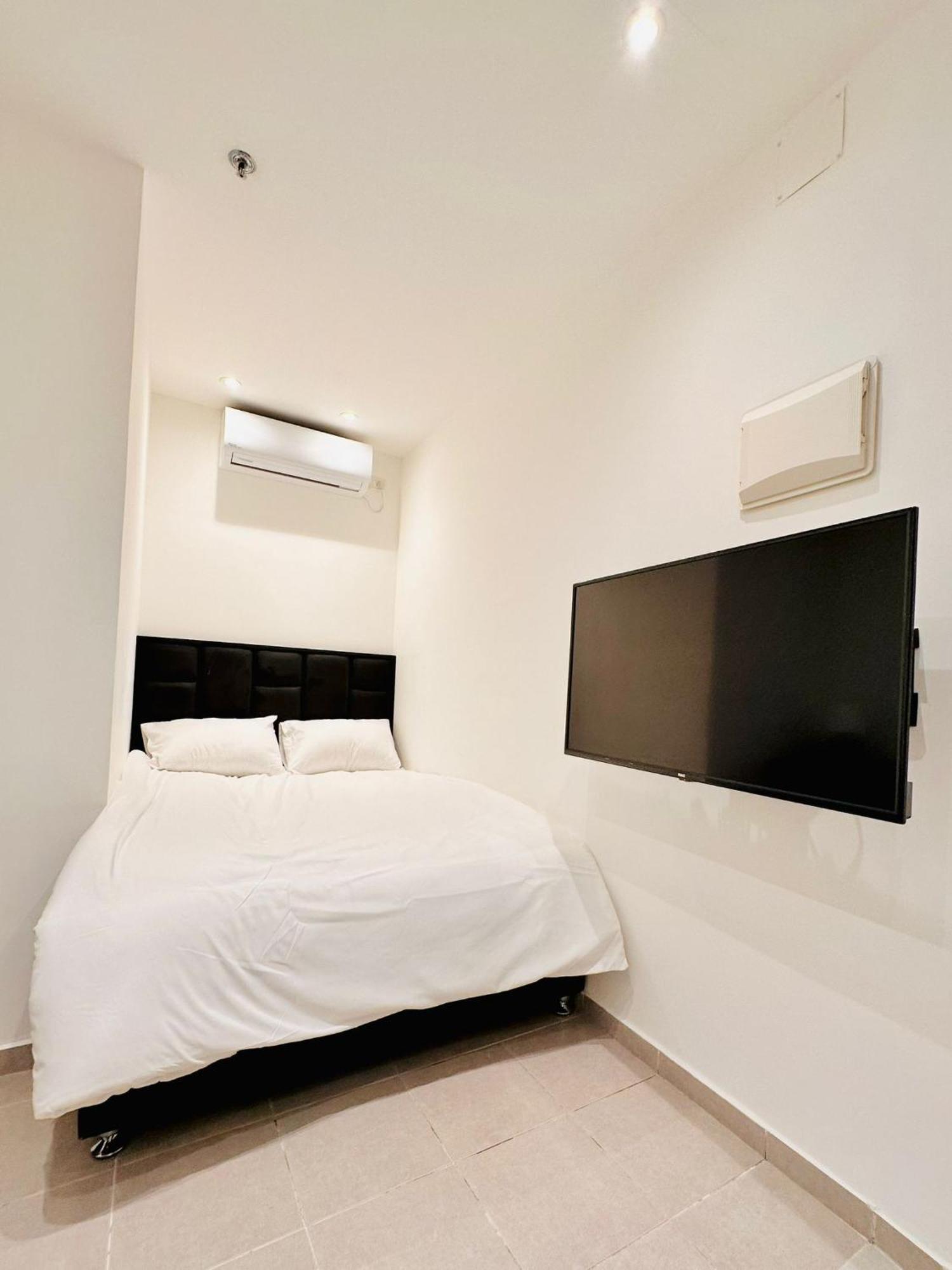 Underground Hotel Tel Aviv Buitenkant foto